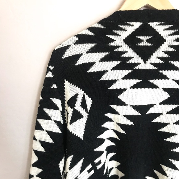 Aztec Print Cardigan - Picture 5 of 5